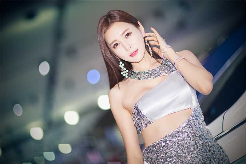 特别专辑韩国靓丽车模崔玉珍车展迷人短裙写照图片