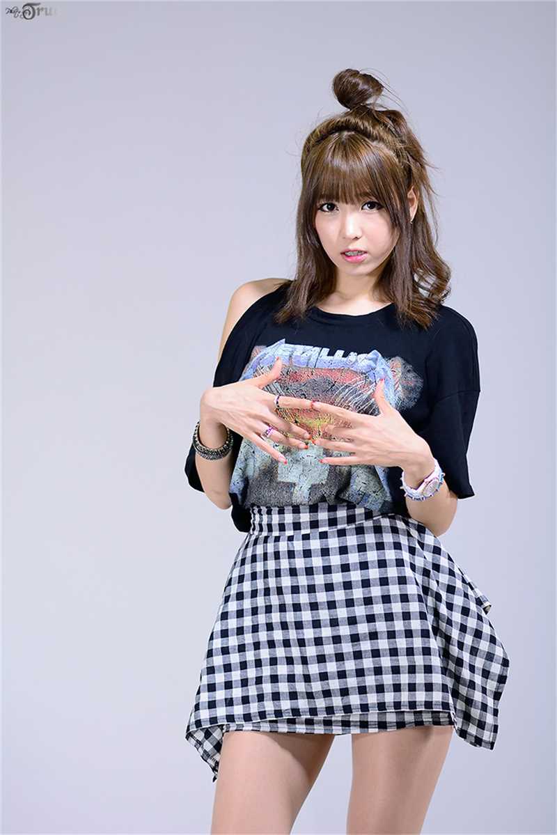 韩国车模李恩慧性感可爱