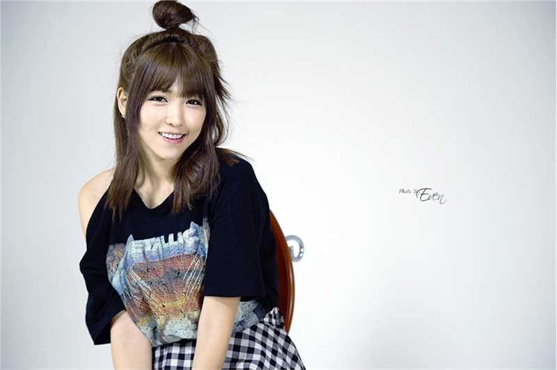 韩国车模李恩慧性感可爱