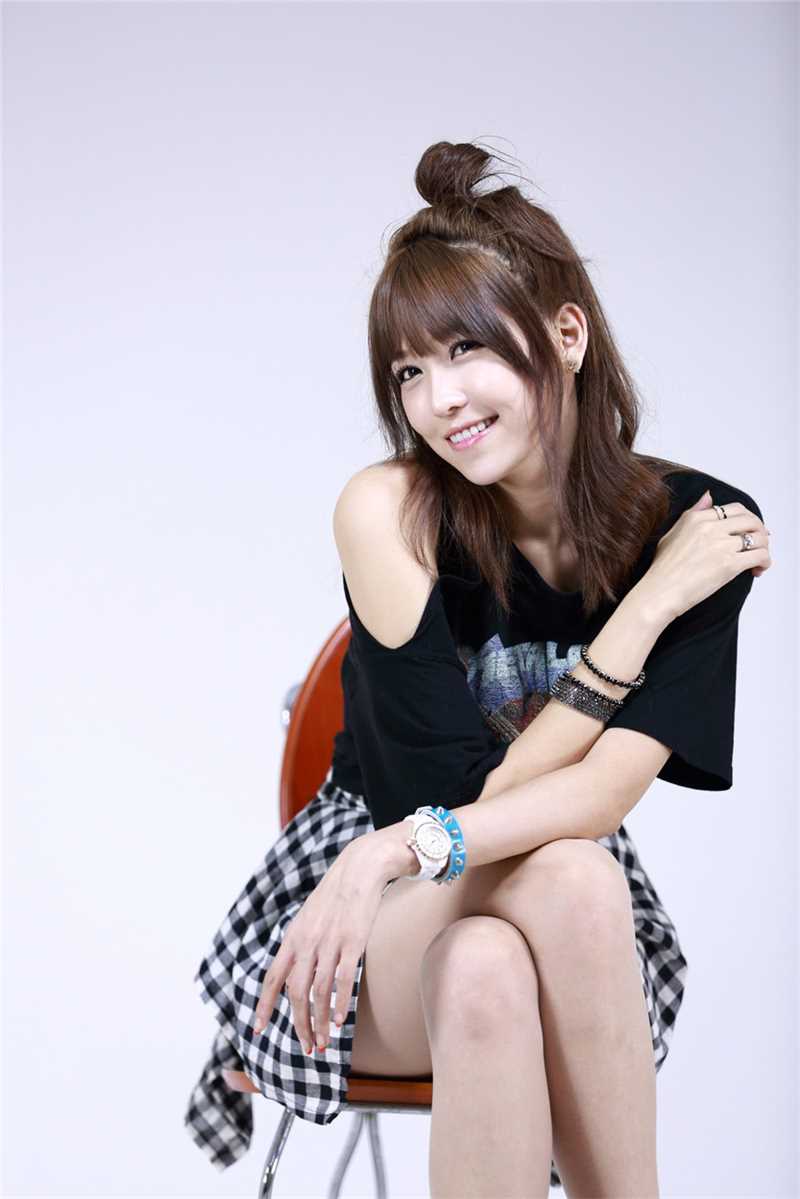 韩国车模李恩慧性感可爱