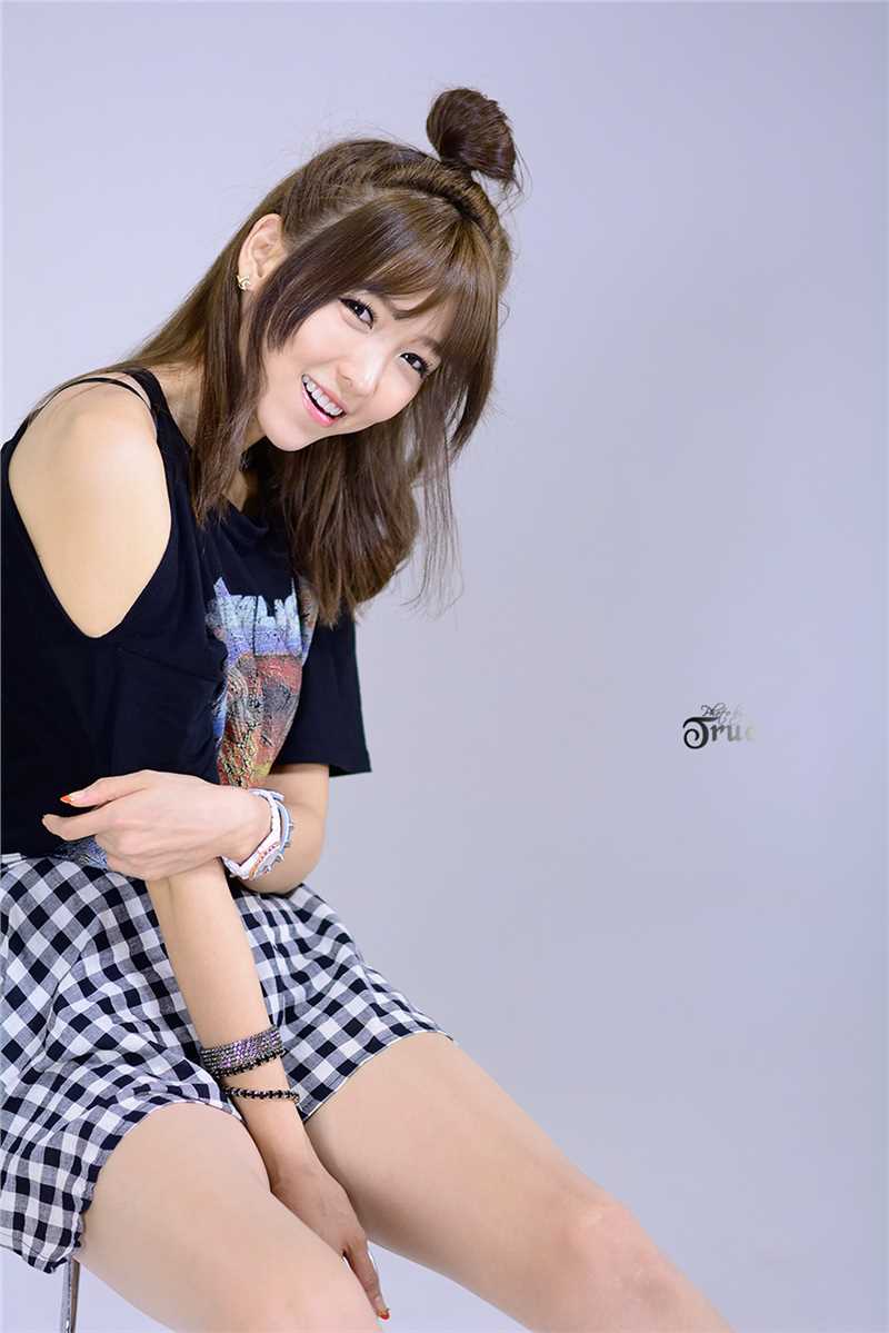 韩国车模李恩慧性感可爱