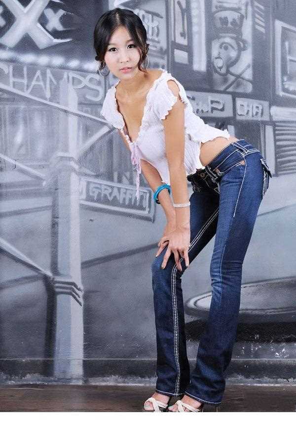 高清车模美女迷人街拍图集