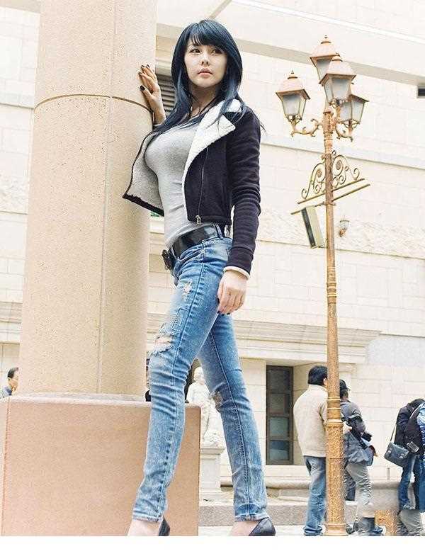 高清车模美女迷人街拍图集