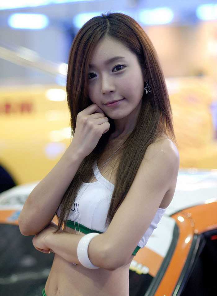 精选韩国首尔车展车模大秀迷人身材图册