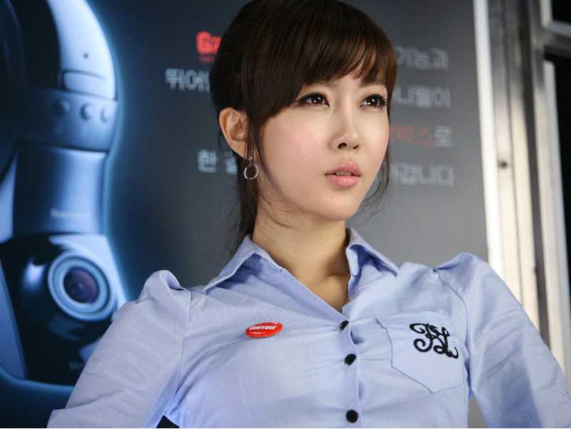 性感韩国车模身段妖娆