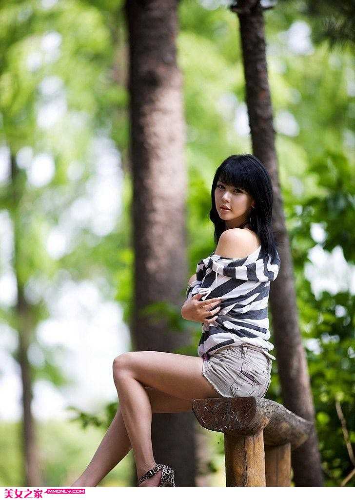 优质清新美女车模李智友迷人相册