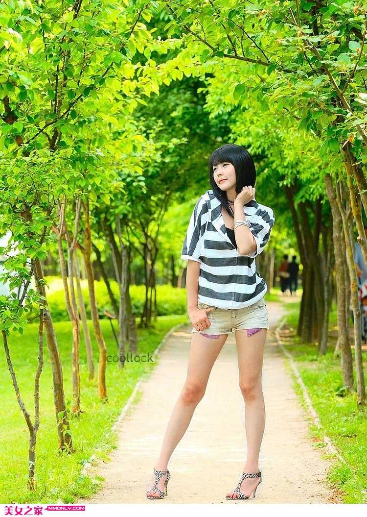 优质清新美女车模李智友迷人相册