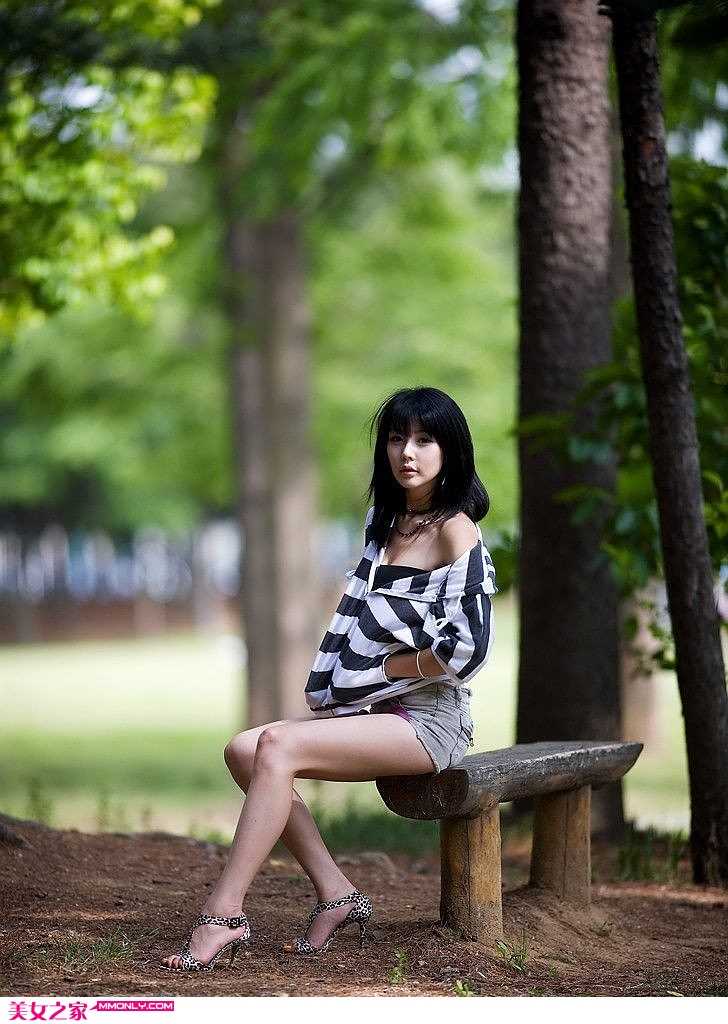 优质清新美女车模李智友迷人相册