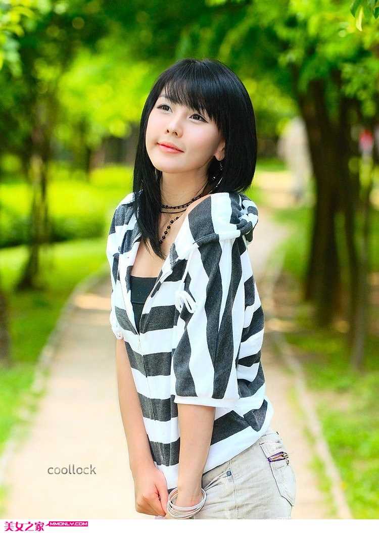 优质清新美女车模李智友迷人相册