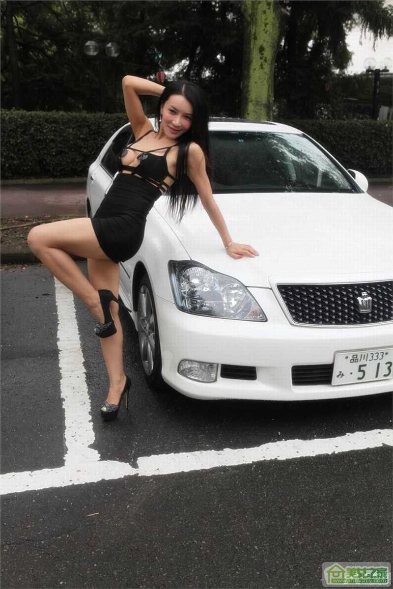 最新龚玥菲变身性感车模秀大长腿图集