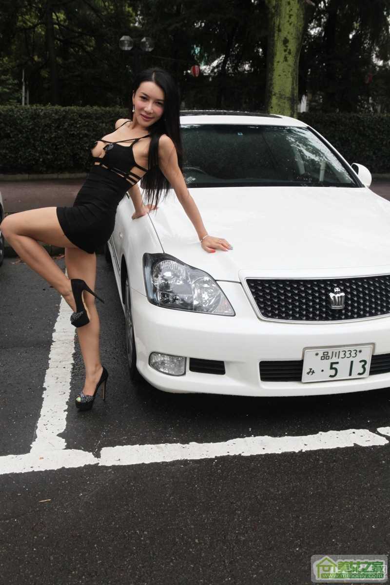 最新龚玥菲变身性感车模秀大长腿图集