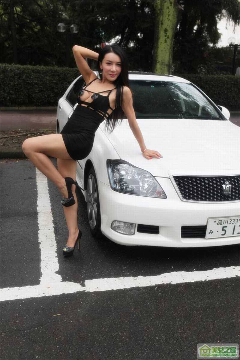 最新龚玥菲变身性感车模秀大长腿图集
