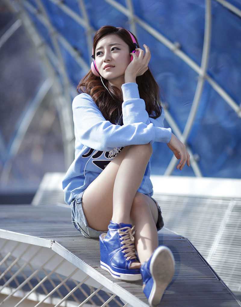 最全韩国妩媚车模高清壁纸