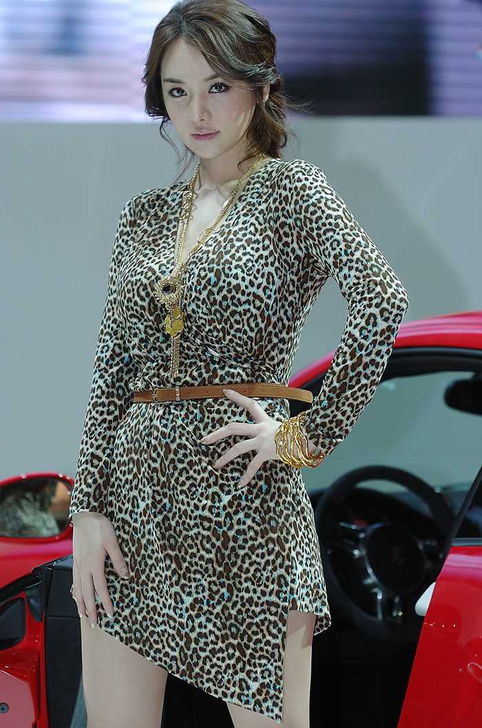 高清韩国车模林智慧车展迷人图集