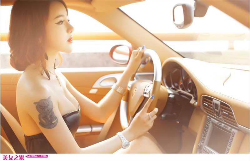 最全车模刘雯雯性感酥胸诱人相册