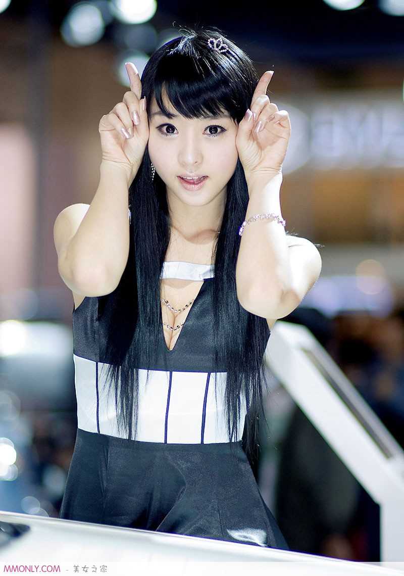 精选韩国车模徐有珍袜子短裙高清图册