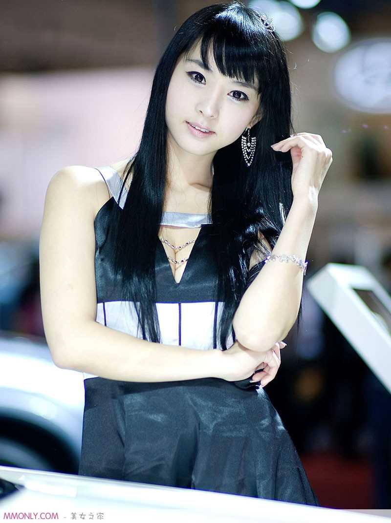 精选韩国车模徐有珍袜子短裙高清图册