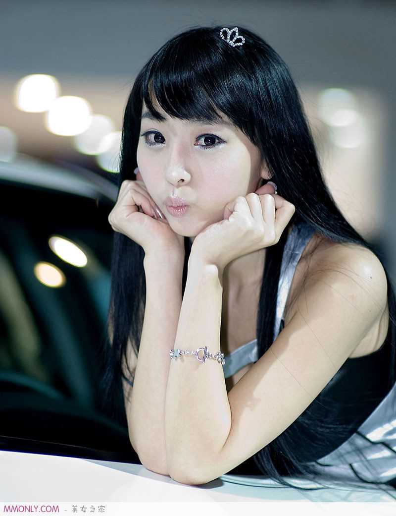 精选韩国车模徐有珍袜子短裙高清图册