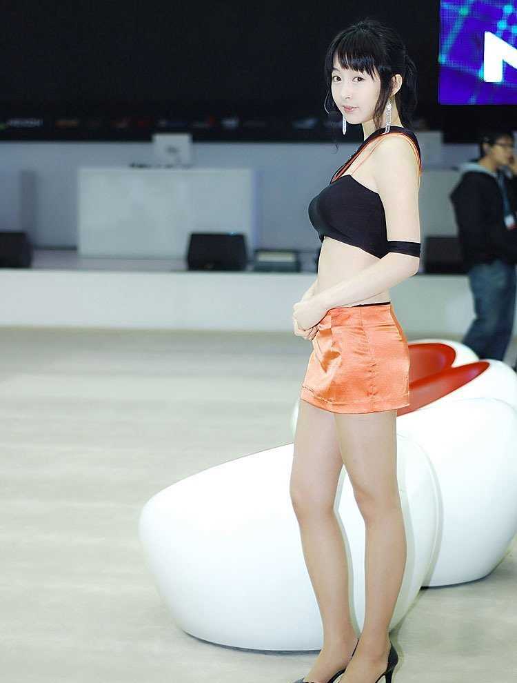 优质韩国车模李佳娜性感迷人相册