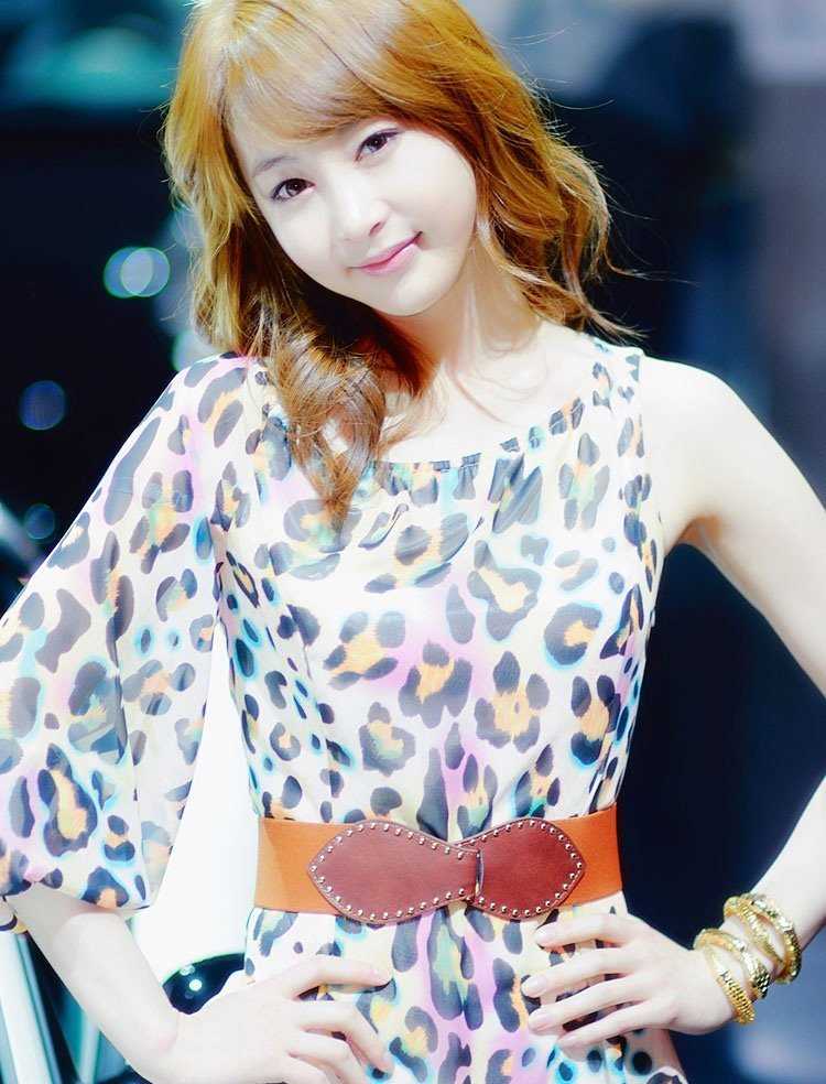 优质韩国车模李佳娜性感迷人相册