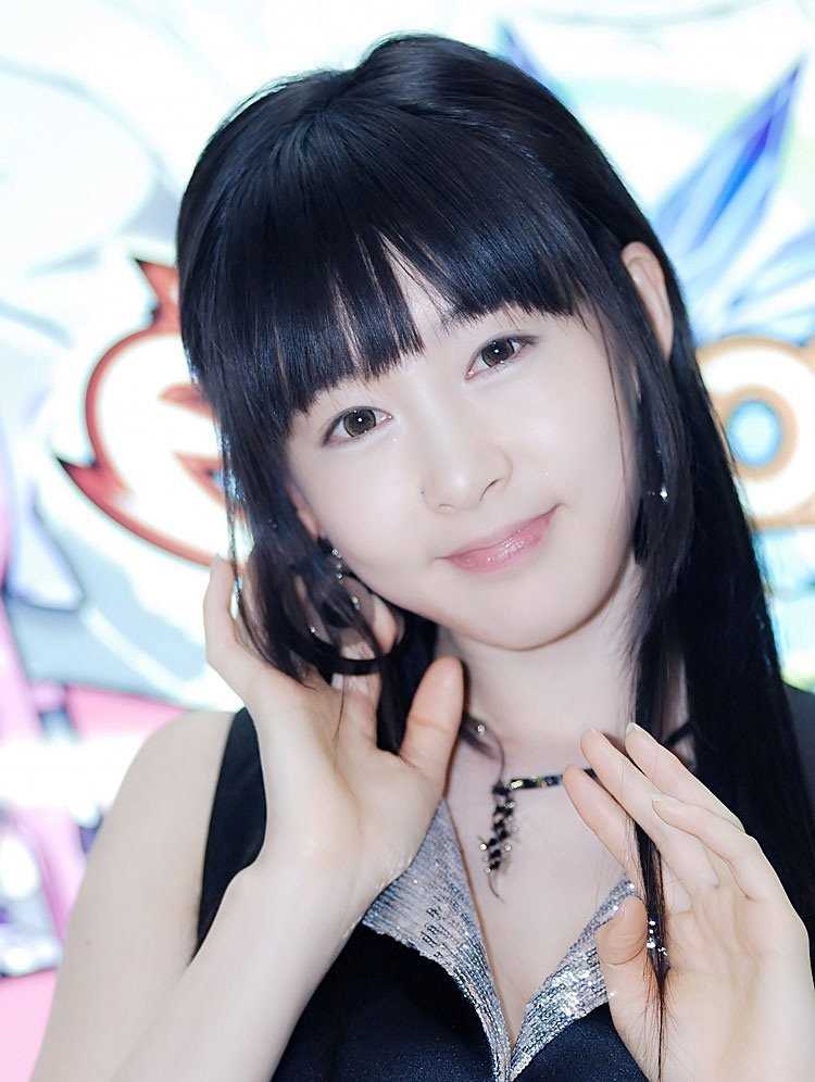 优质韩国车模李佳娜性感迷人相册