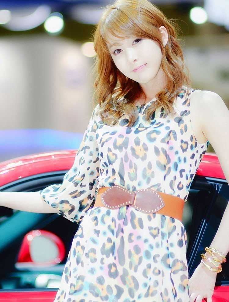 优质韩国车模李佳娜性感迷人相册