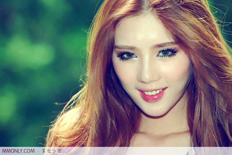 最全韩国车模性感妩媚高清壁纸