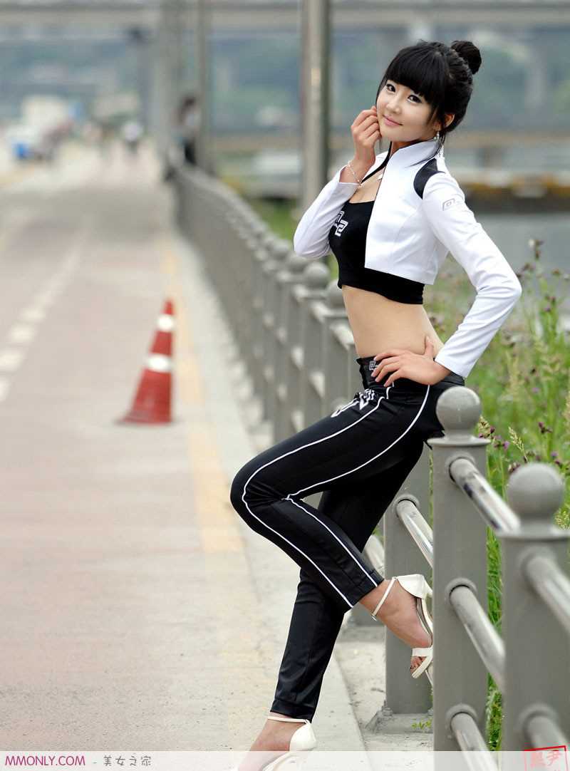 最全韩国车模李彩恩秀美臀高清壁纸