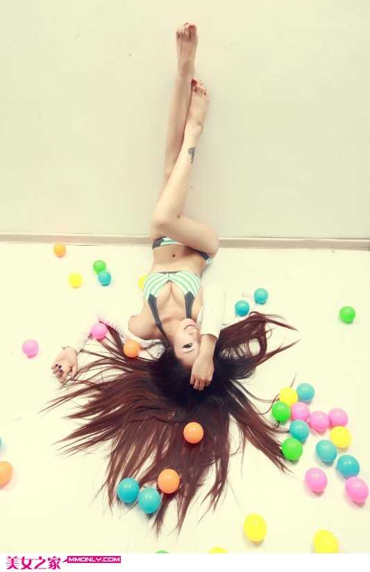 最新车模马晓艺性感迷人壁纸