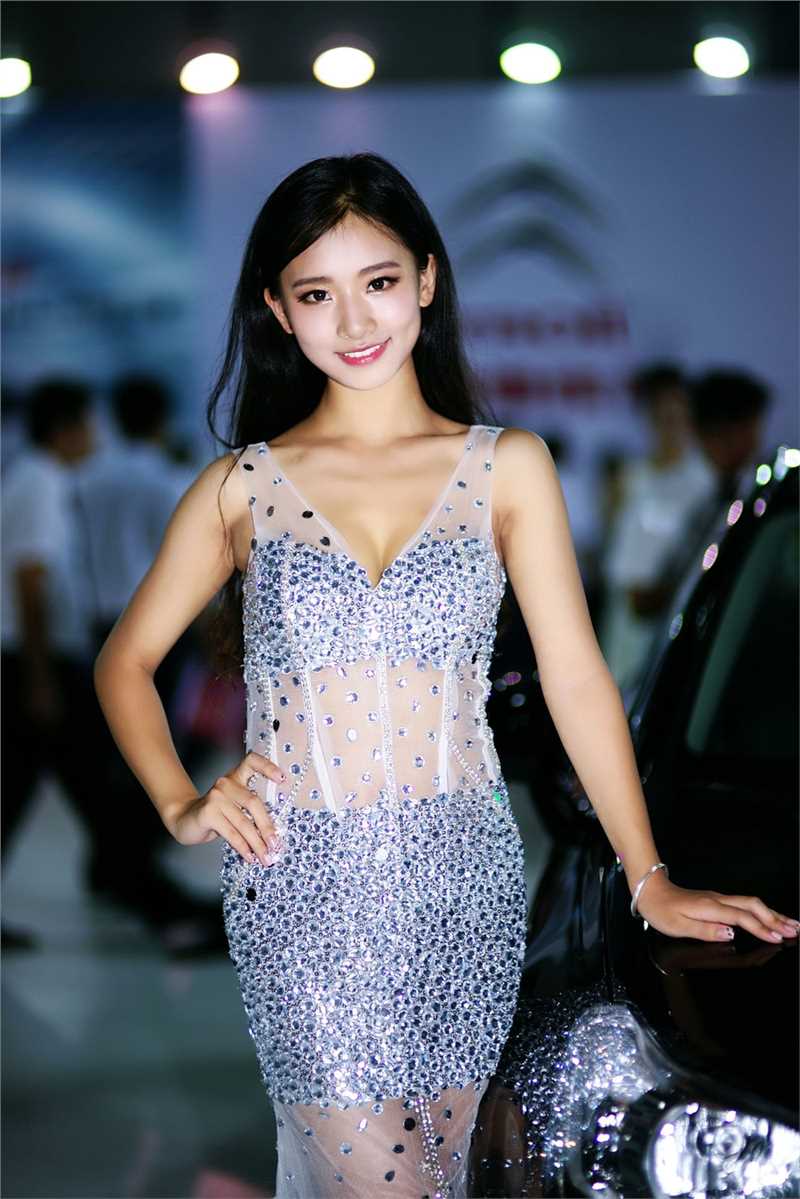 精选性感车模高清诱惑图册