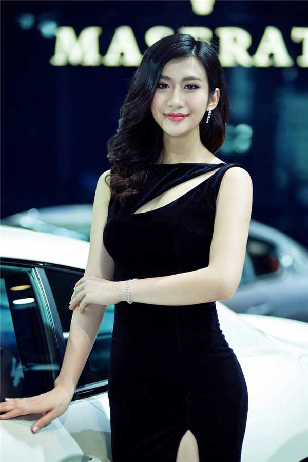 优质长腿美女车模车展诱惑美照图片