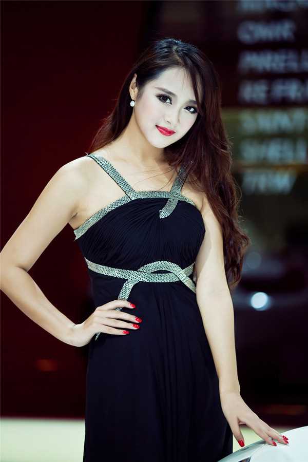 优质长腿美女车模车展诱惑美照图片