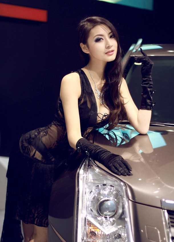 特别专辑美女车模车展大秀傲人图片