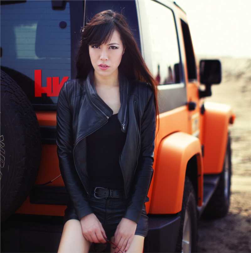 精选吉普性感车模狂野般的情趣诱惑图册