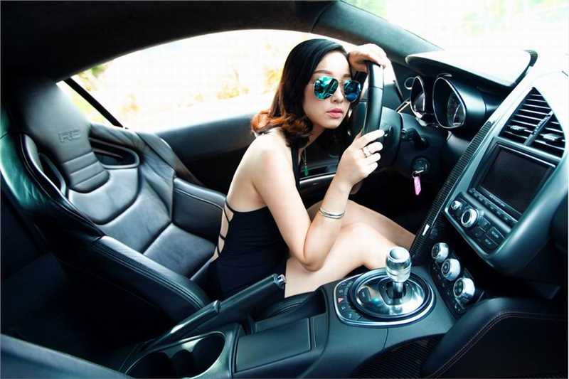 高清养眼性感车模户外高清图集