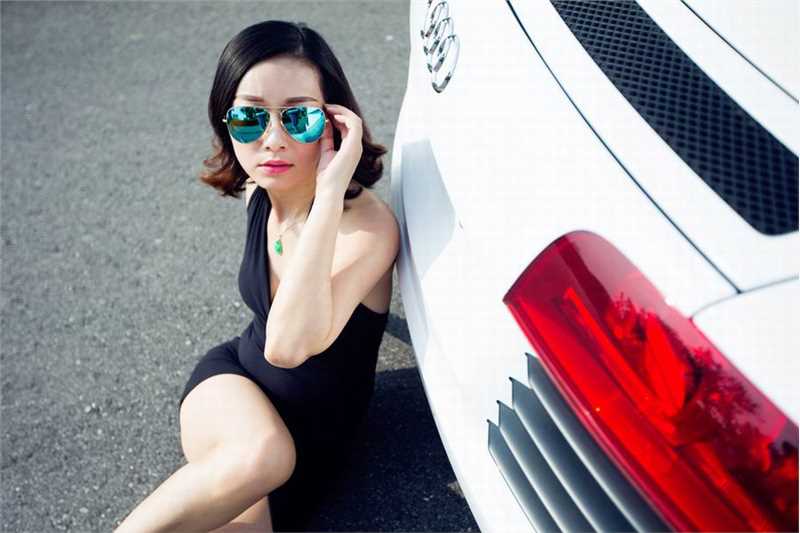 高清养眼性感车模户外高清图集