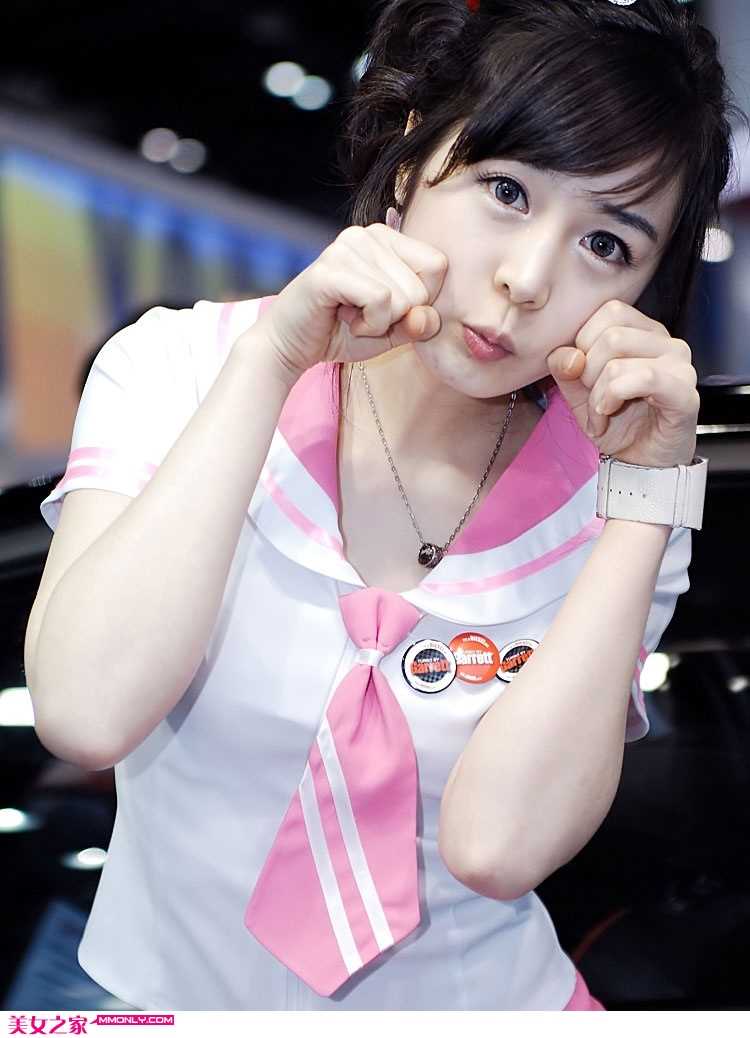 最新清纯卖萌可爱韩国美女车模壁纸