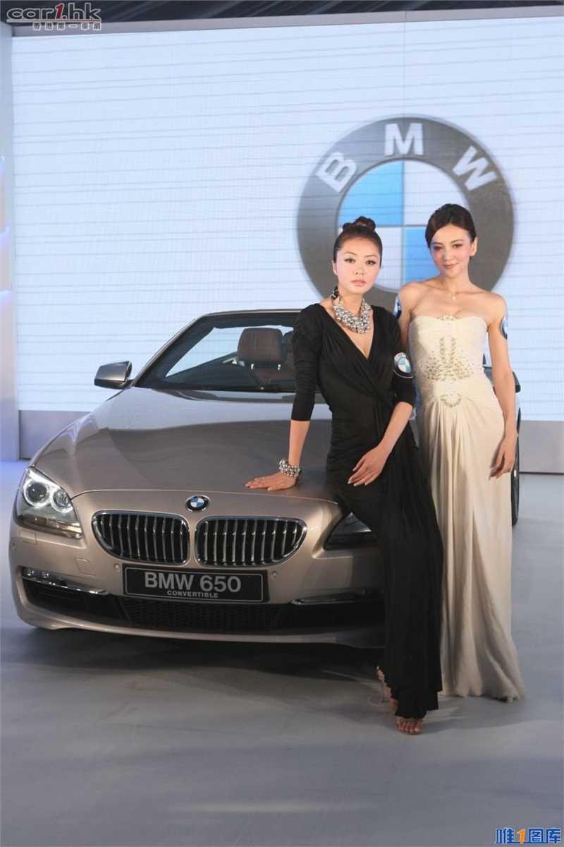 最新性感车模诸葛梓岐亮相宝马车展现场壁纸