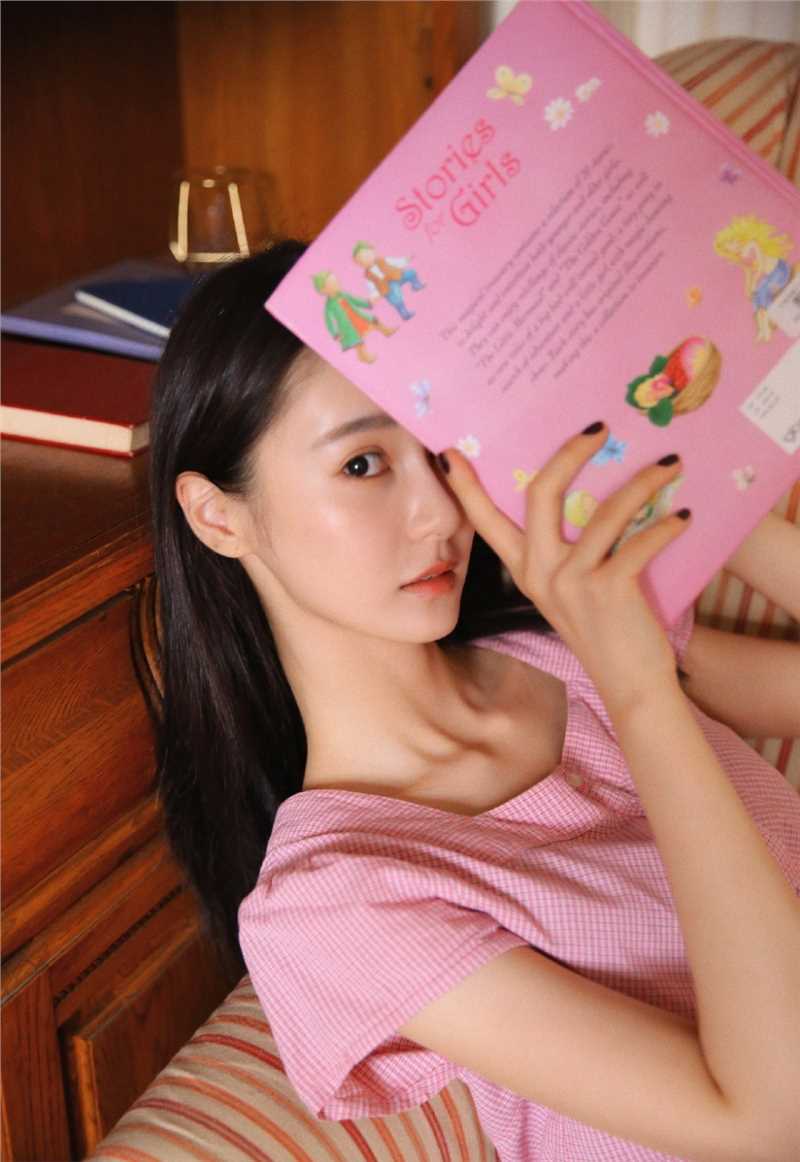 特别专辑萝莉杏眼流波甜美女孩俏皮私房照图片