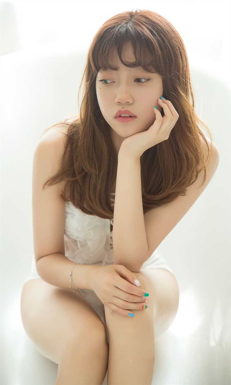 草莓少女甜美可人大长腿修长迷人私房