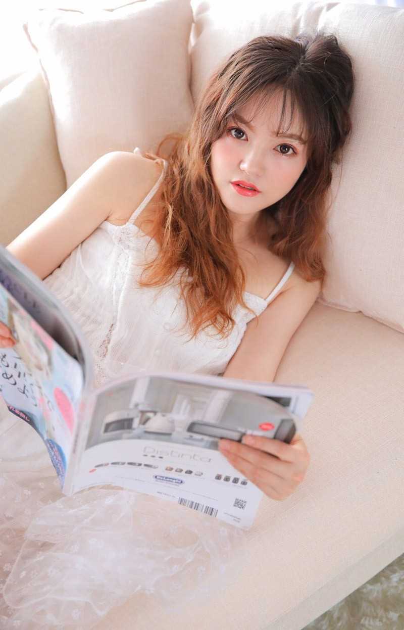 高清甜美女孩短裙白皙嫩肤诱惑图片图集