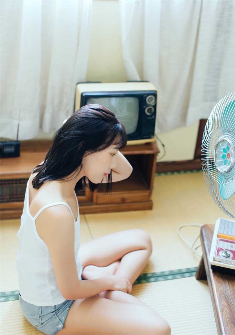 精选甜美女孩私房迷人笑容大长腿玉足图册