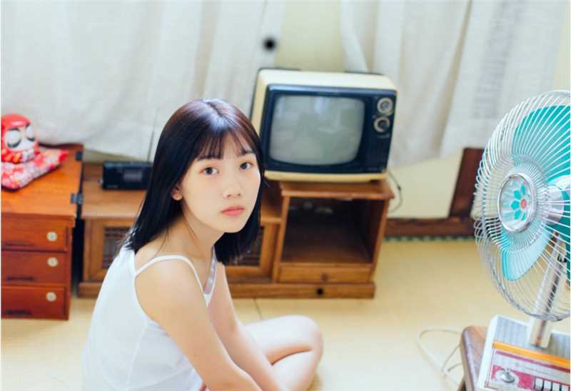 精选甜美女孩私房迷人笑容大长腿玉足图册