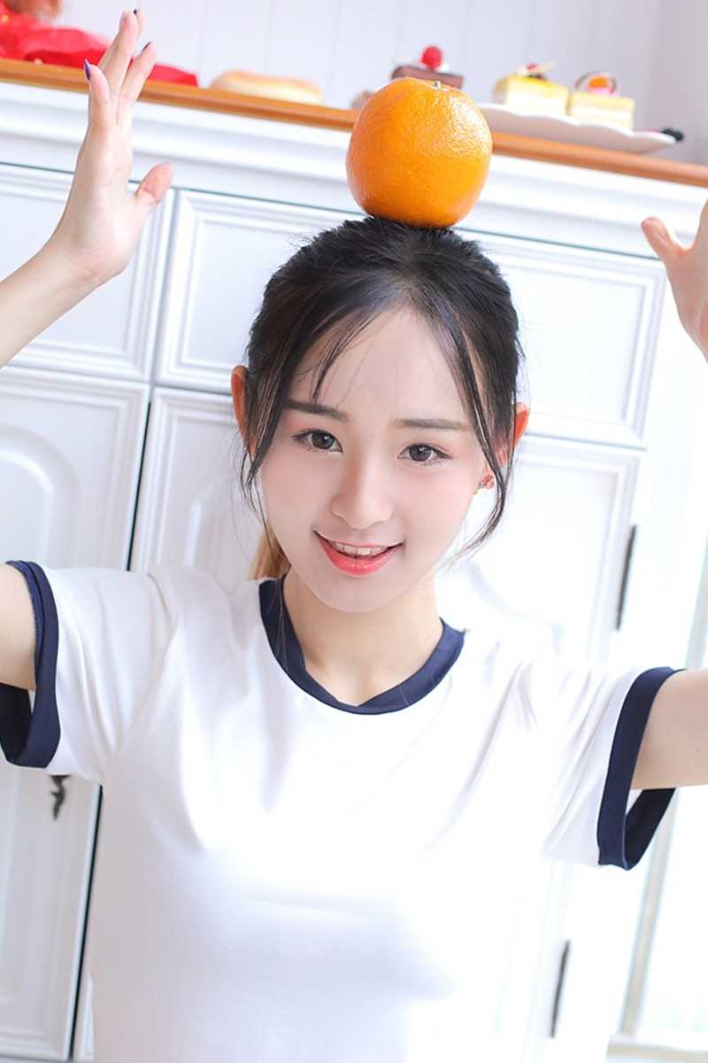 精选甜美女孩香橙体操服室内青涩图册