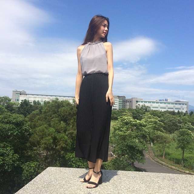 精选中德混血美女郑伊庭甜美生活照图册