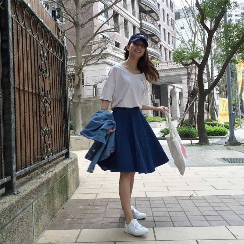 精选中德混血美女郑伊庭甜美生活照图册