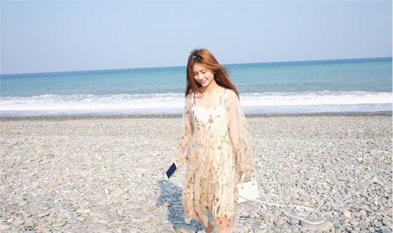 精选中德混血美女郑伊庭甜美生活照图册