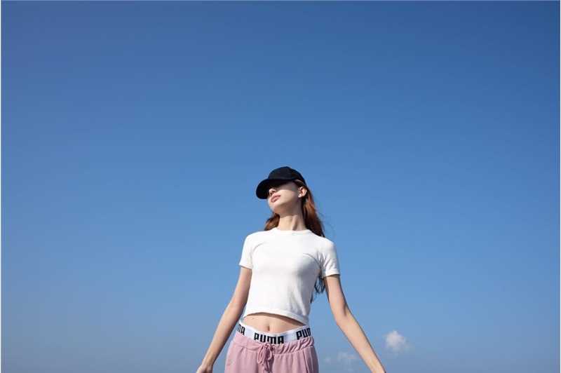 精选中德混血美女郑伊庭甜美生活照图册