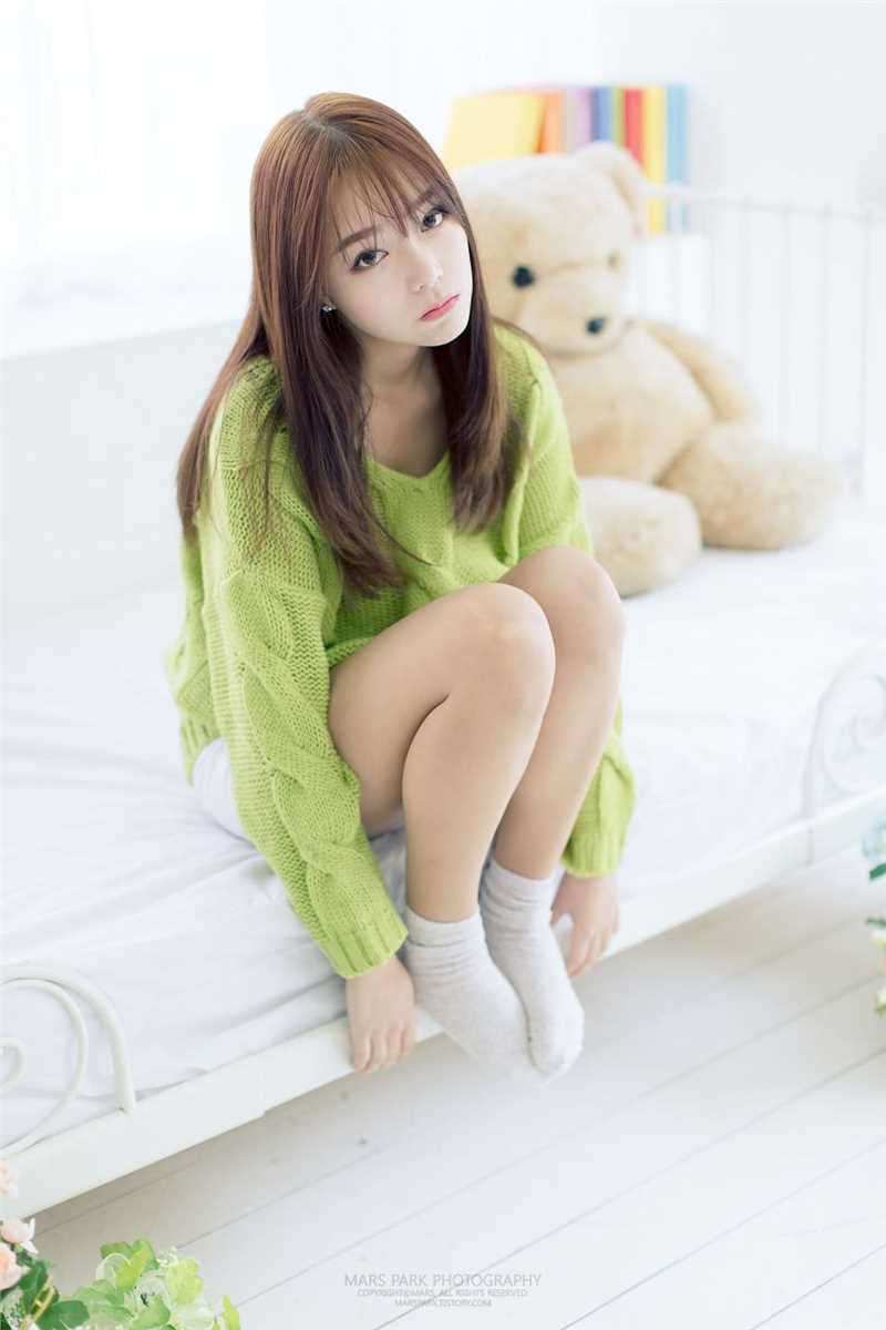 甜美女孩韩智妍会展气质迷人