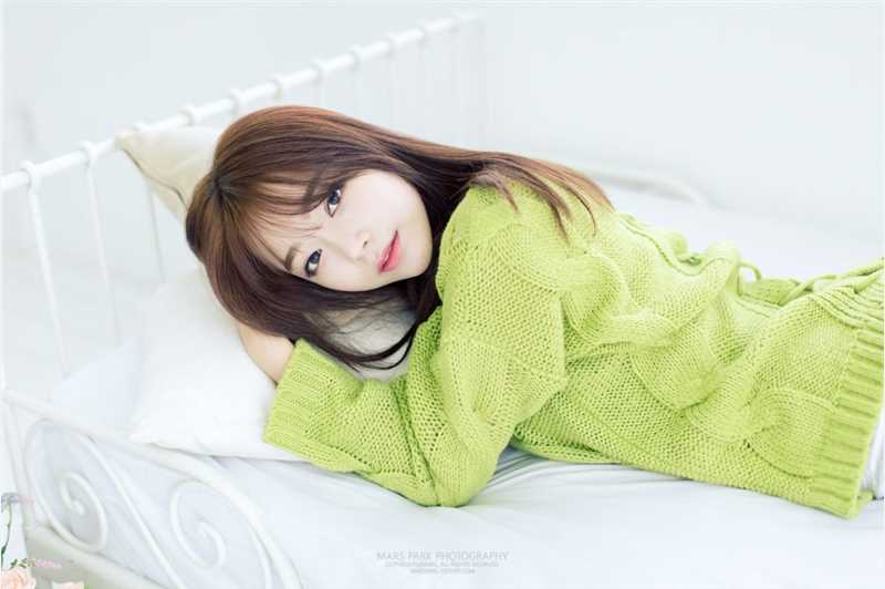 甜美女孩韩智妍会展气质迷人